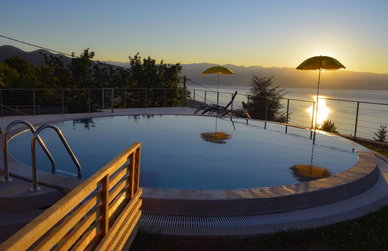 Villa Annika Ловран Экстерьер фото